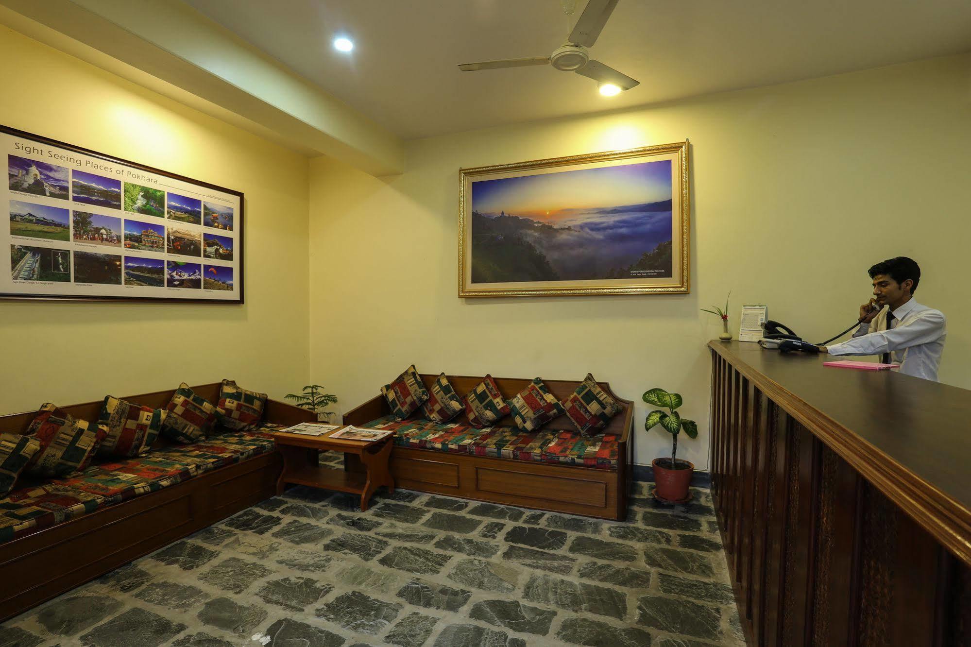 Hotel Pancharatna Pokhara Extérieur photo