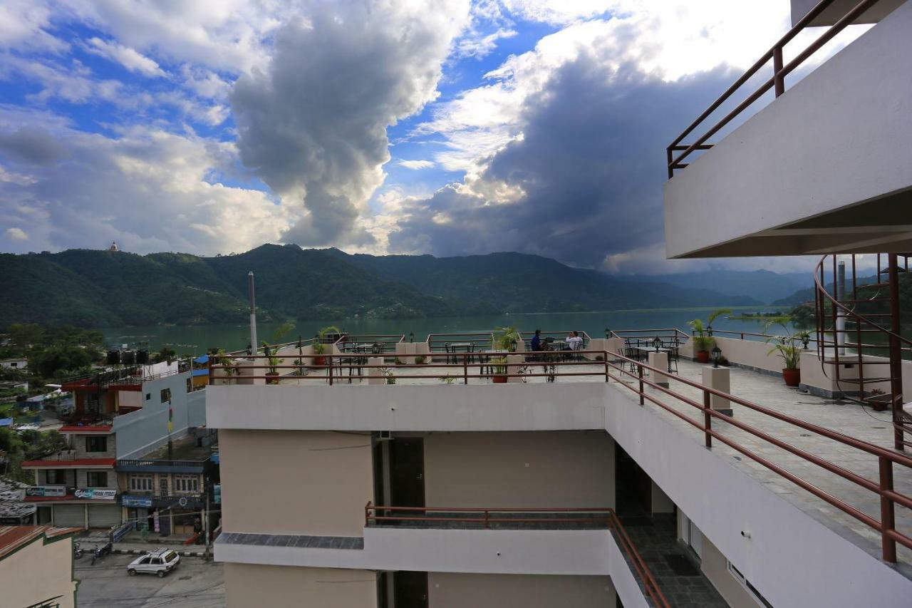 Hotel Pancharatna Pokhara Extérieur photo